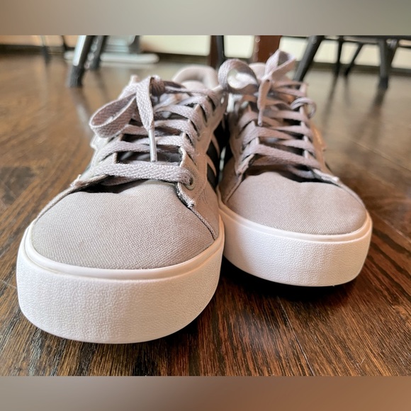 Adidas Daily 3.0 Gray Skate Shoe - Picture 14 of 14